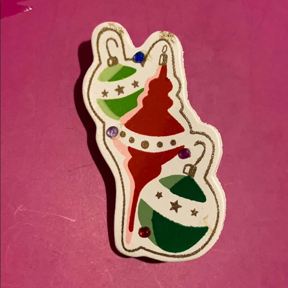 Holiday pin